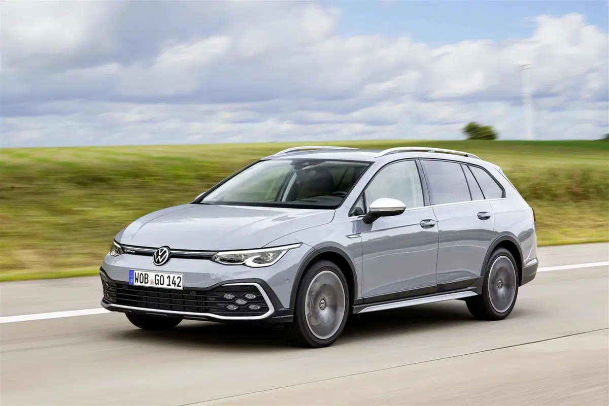 Volkswagen Golf Alltrack arriva in Italia: si parte da 44.100 euro (2)