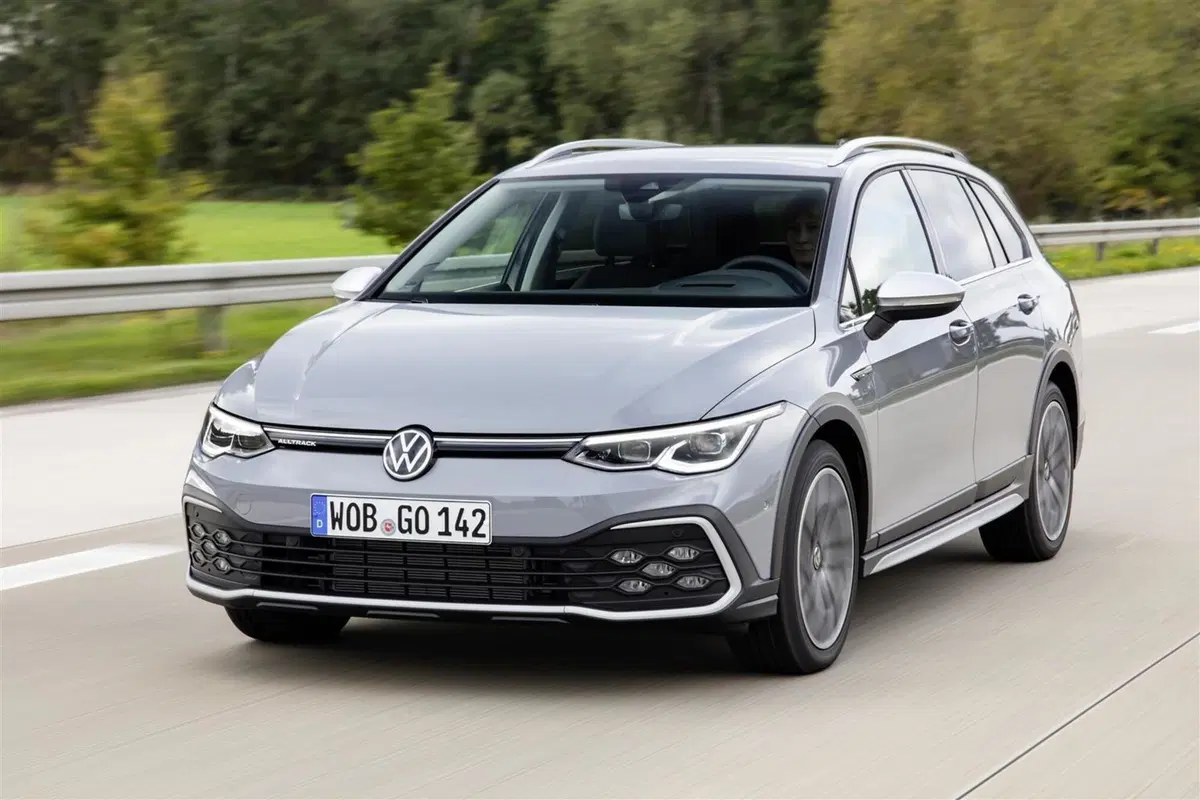 Volkswagen Golf Alltrack arriva in Italia: si parte da 44.100 euro (3)