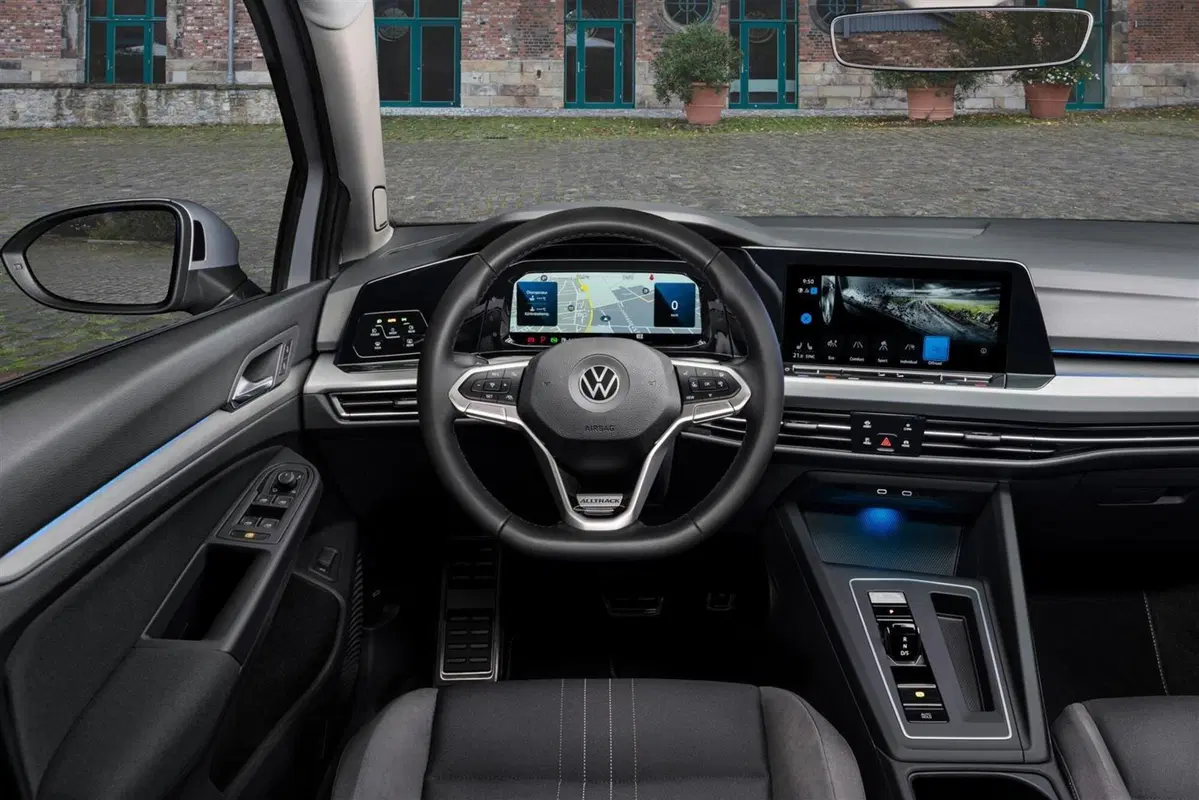 Volkswagen Golf Alltrack arriva in Italia: si parte da 44.100 euro (7)