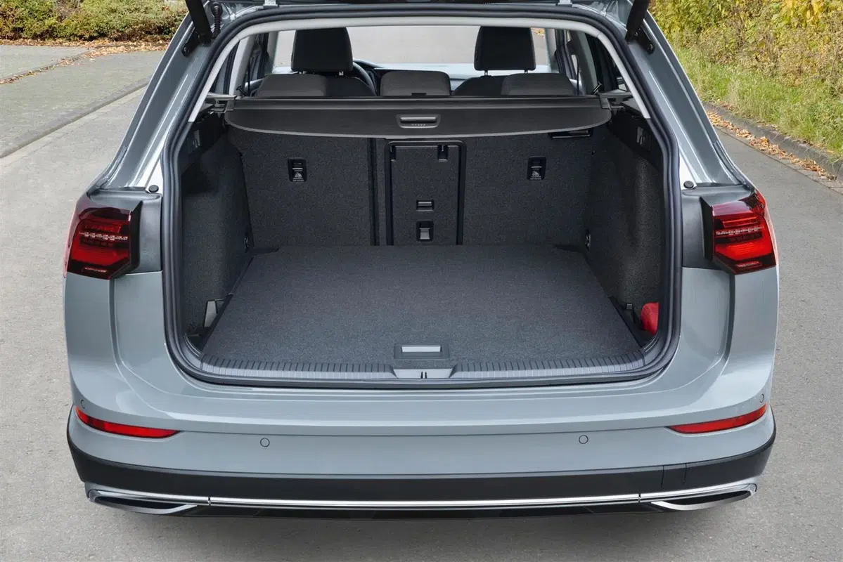 Volkswagen Golf Alltrack arriva in Italia: si parte da 44.100 euro (8)