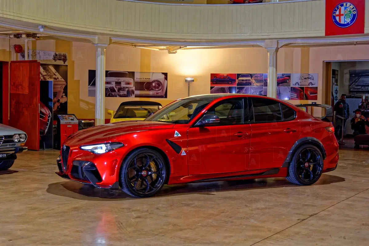 Alfa Romeo: la magia di Giulia GTAm dal vivo con foto e video (5)