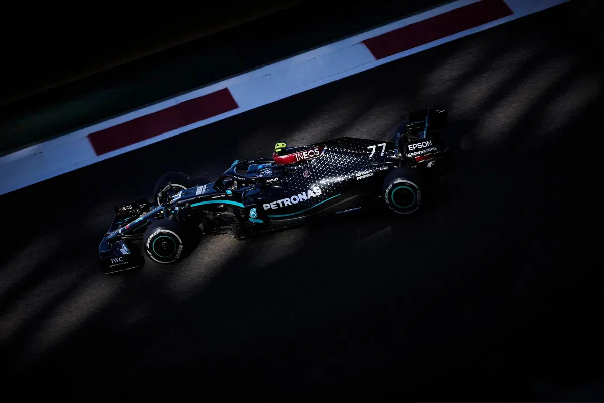 F1, GP Abu Dhabi 2020: pole per Verstappen (8)
