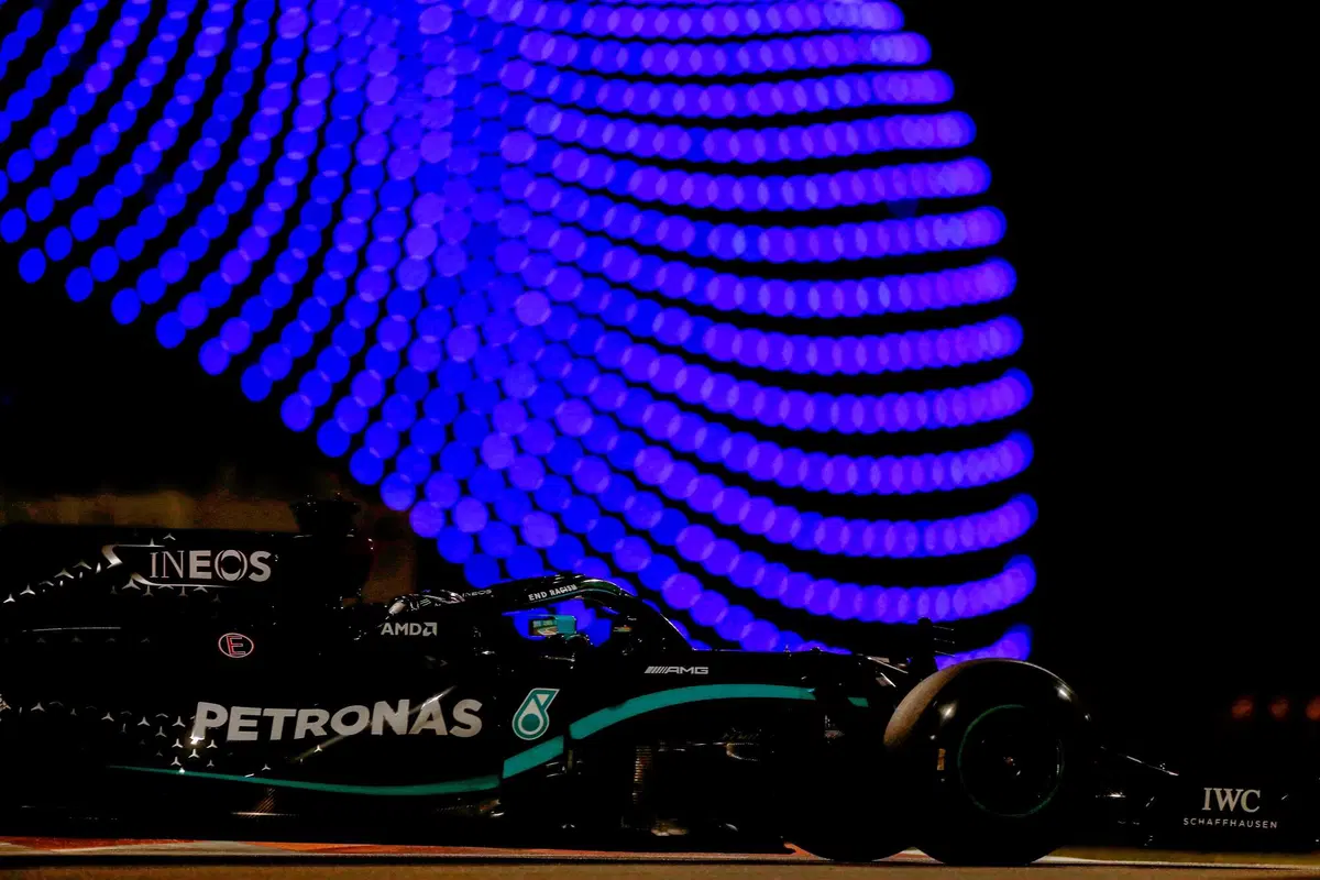 F1, GP Abu Dhabi 2020: pole per Verstappen (9)