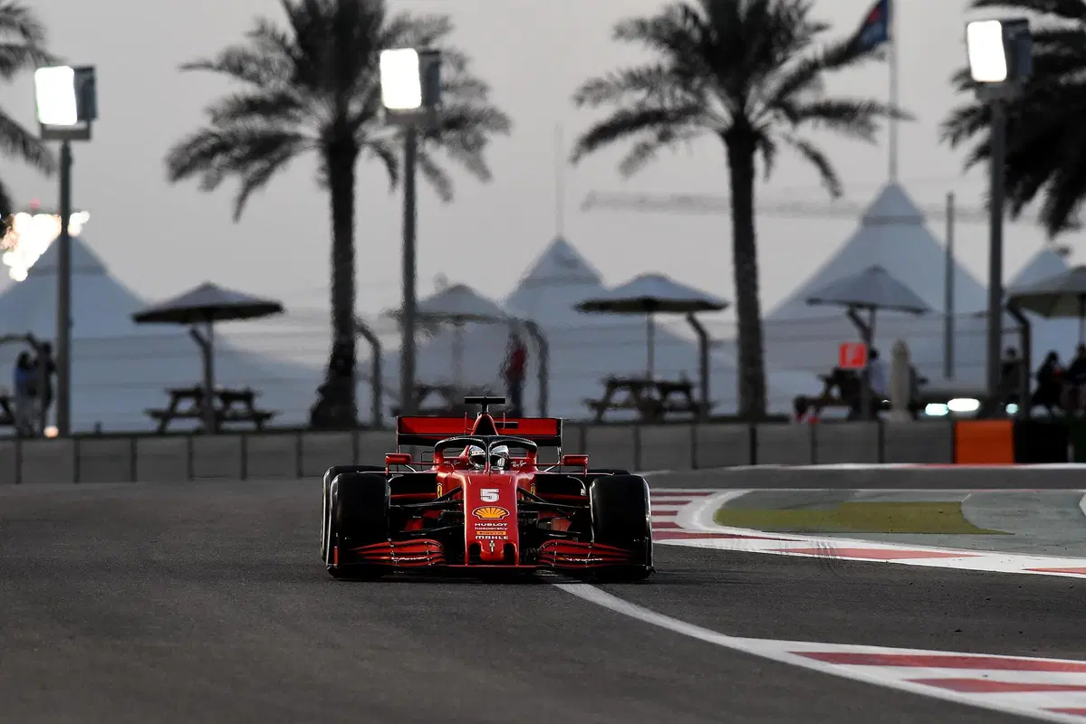 F1, GP Abu Dhabi 2020: pole per Verstappen (22)
