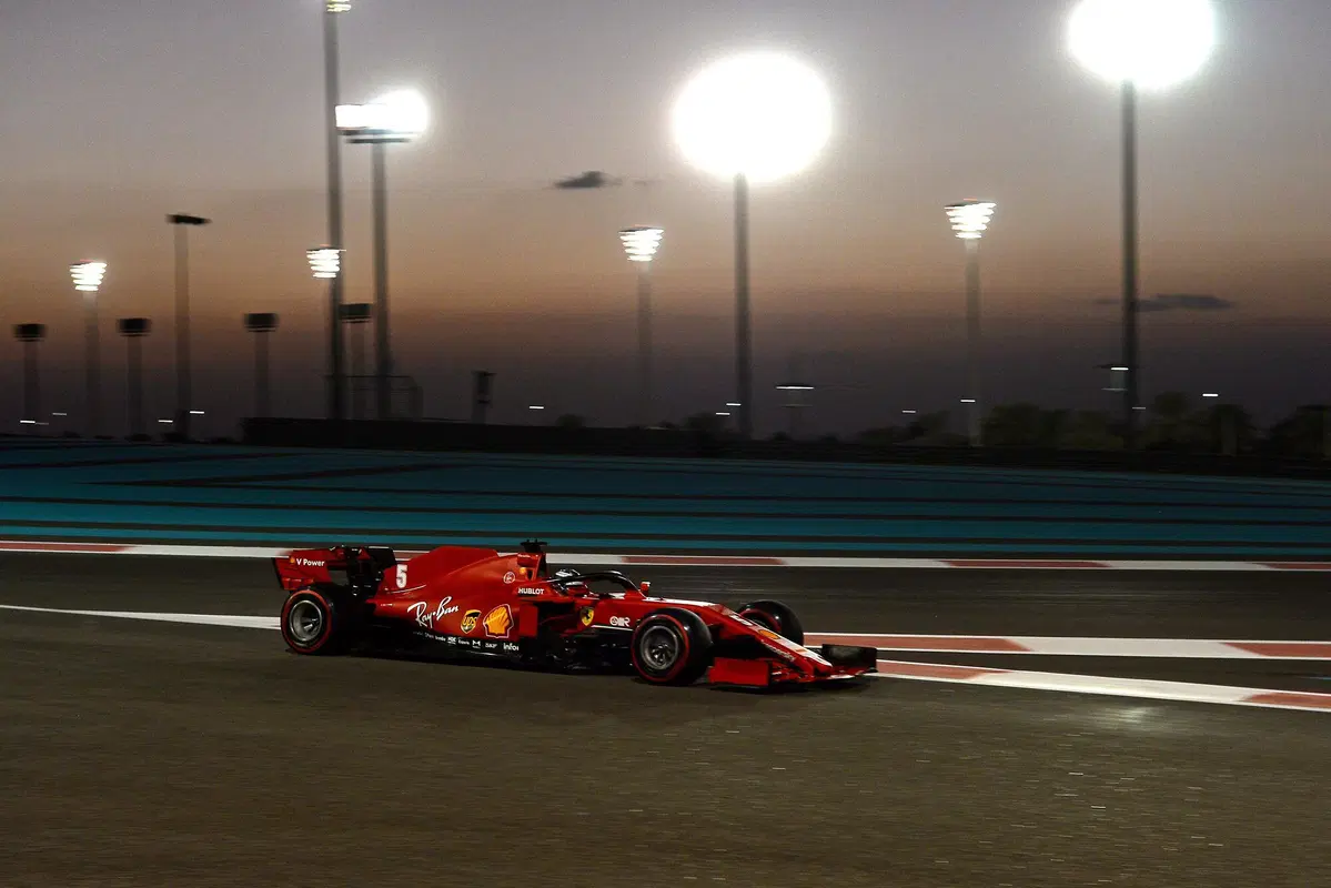 F1, GP Abu Dhabi 2020: pole per Verstappen (26)
