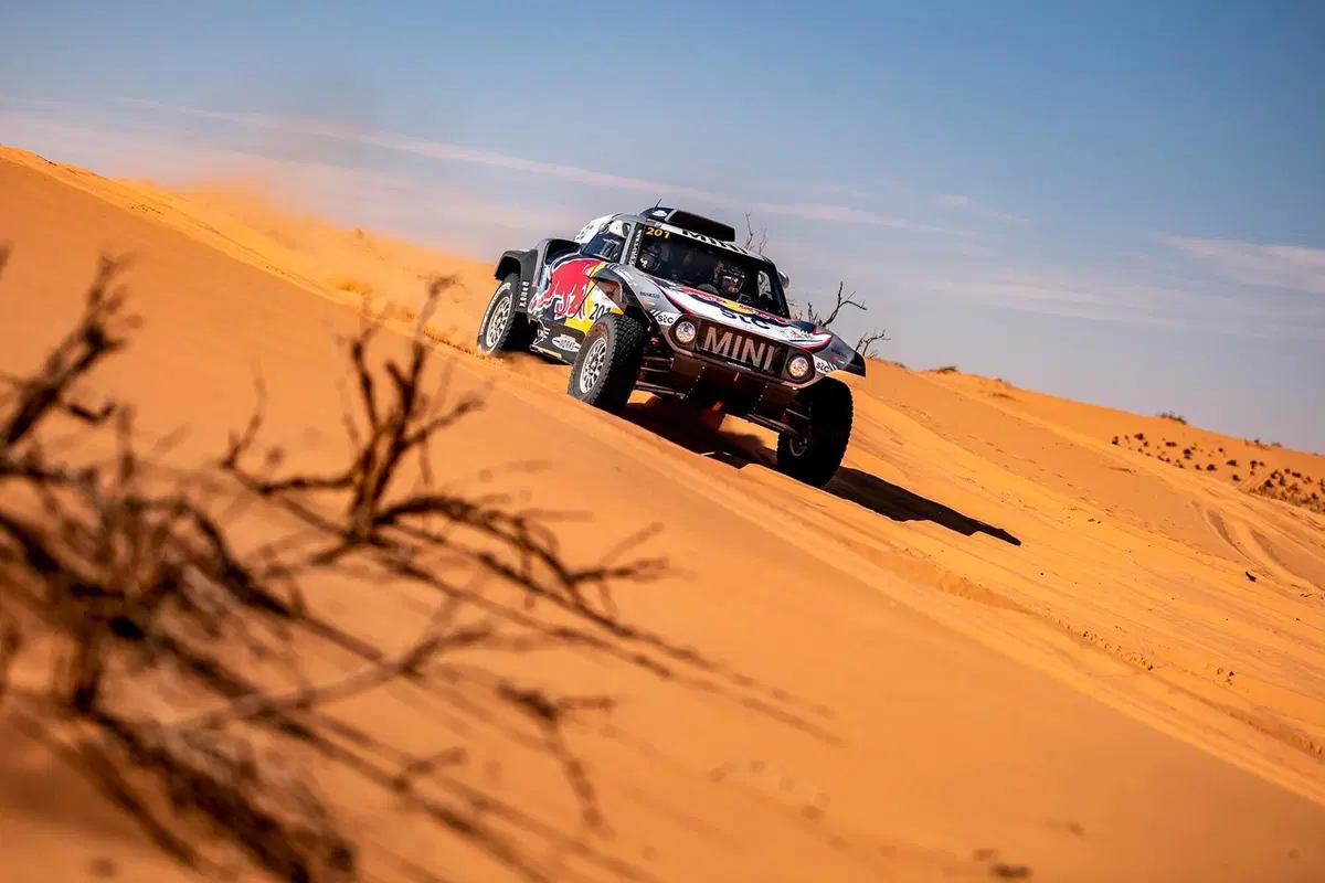 Hail Rally. Al Attiyah, “Toy”, e Van Beveren, “Yam”, vincono Baja 1! (3)