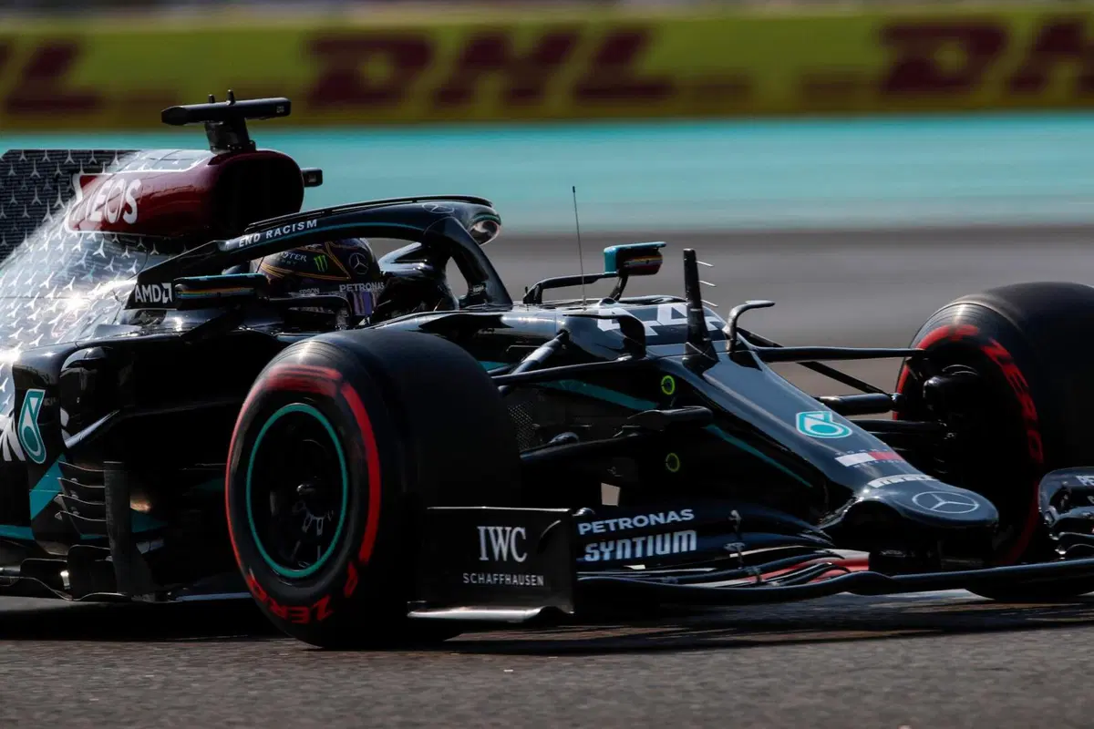 F1, GP Abu Dhabi 2020: vince Verstappen (2)