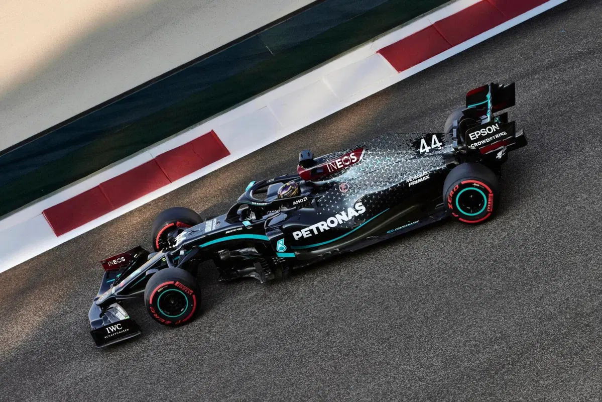 F1, GP Abu Dhabi 2020: vince Verstappen (14)