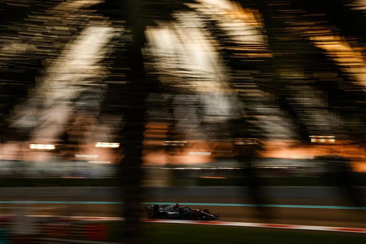 F1, GP Abu Dhabi 2020: vince Verstappen (15)