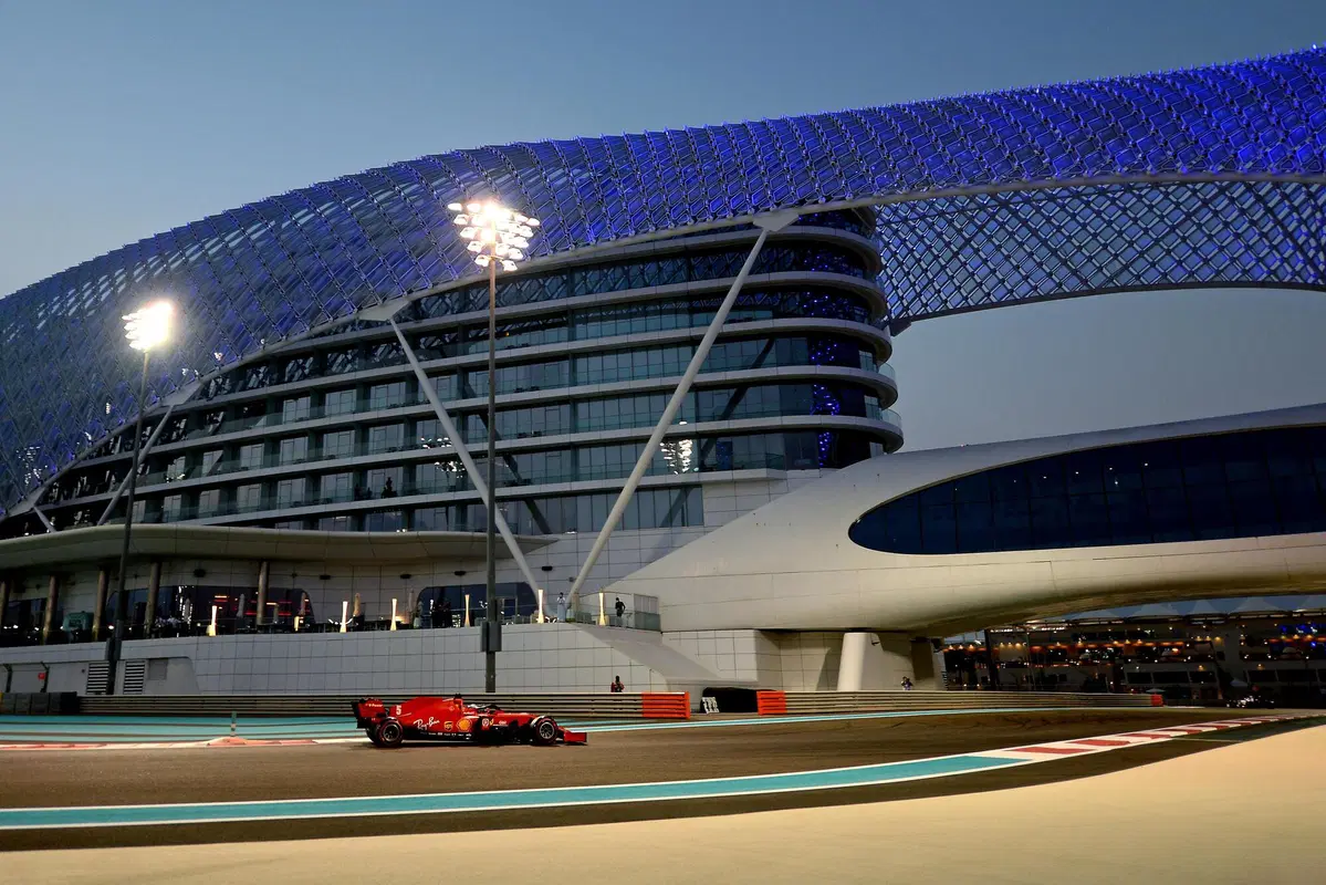 F1, GP Abu Dhabi 2020: vince Verstappen (26)
