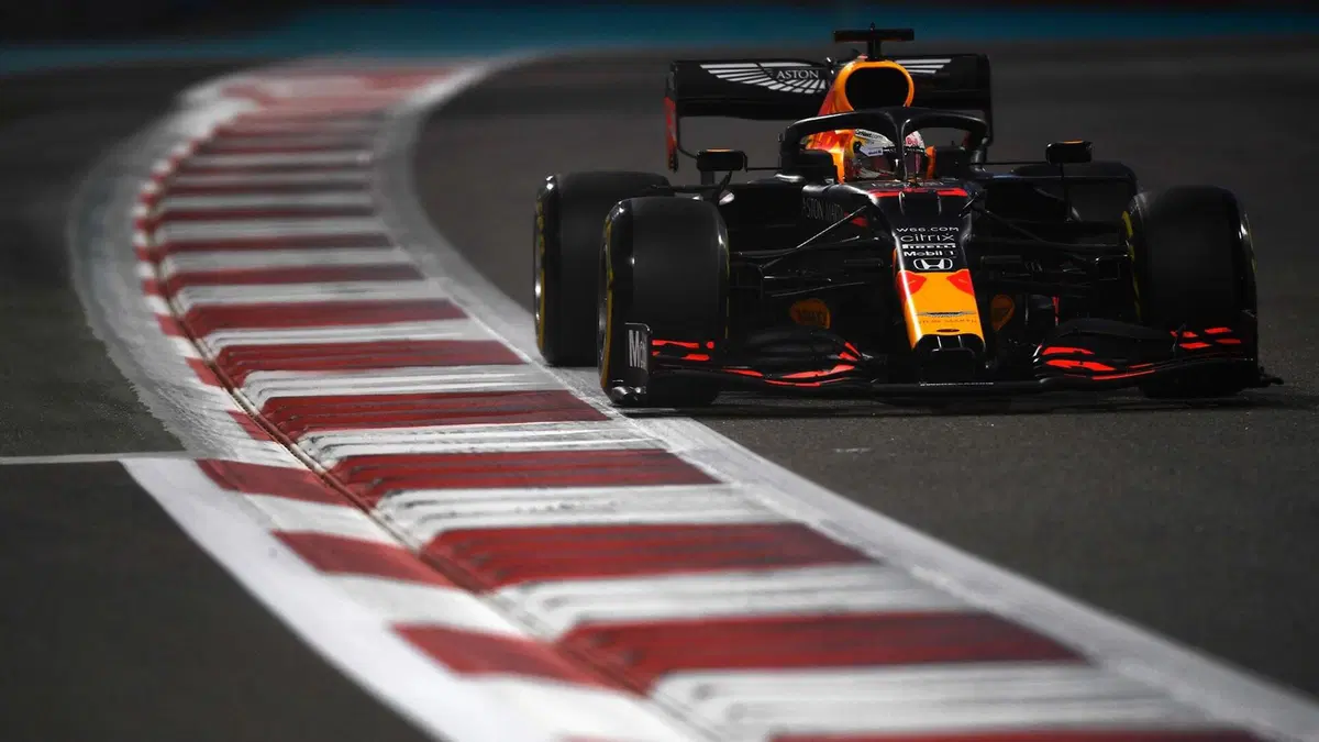 F1, GP Abu Dhabi 2020: vince Verstappen (42)