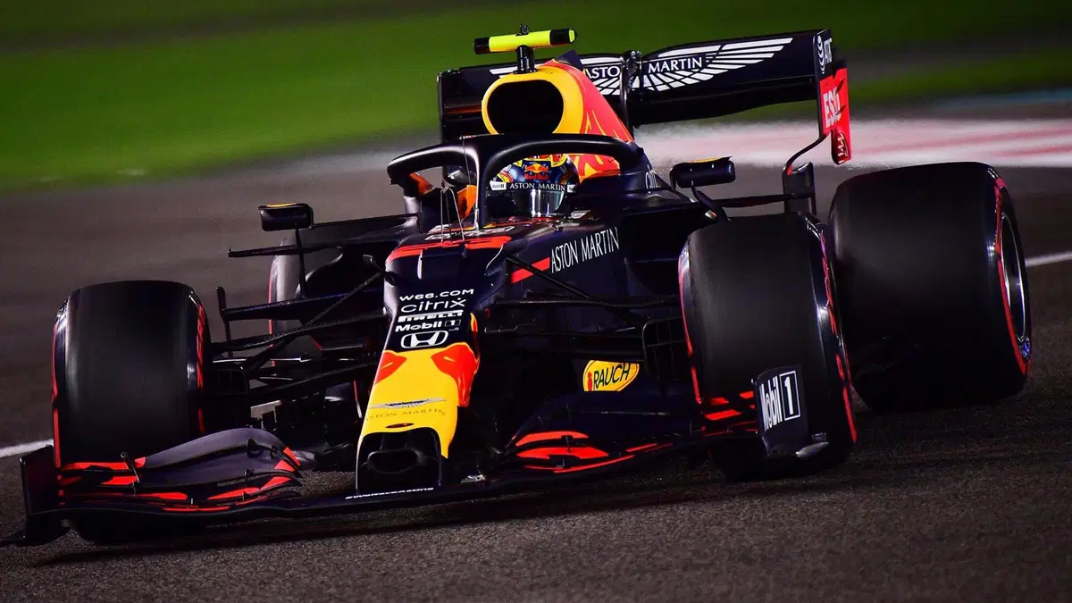 F1, GP Abu Dhabi 2020: vince Verstappen (44)