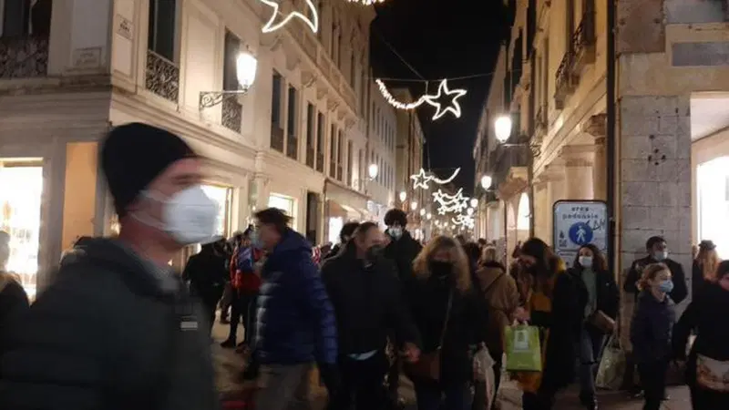 Viabilit&agrave; e Spostamenti Italia, Zona rossa o arancio ma per Natale e Capodanno OK visitare amici e parenti [consenso socialit&agrave;]