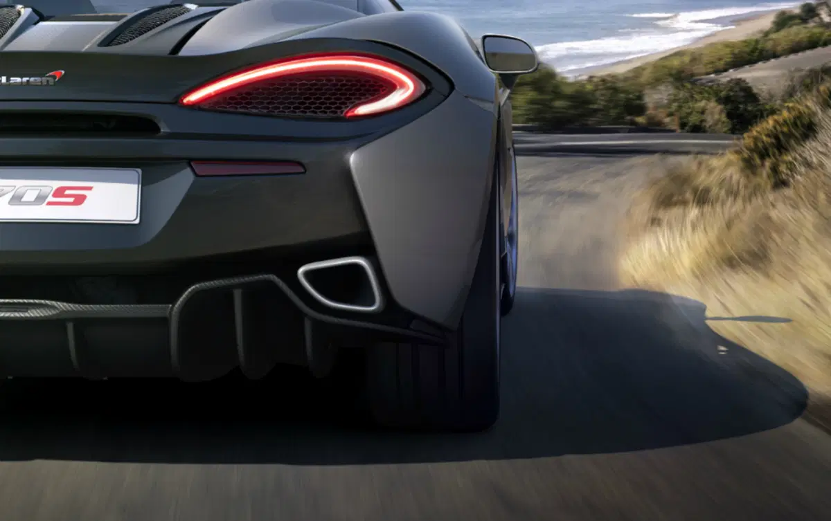 Quale sognare, Confronto: Lamborghini Huracàn LP 580-2 Vs McLaren 570 S (6)
