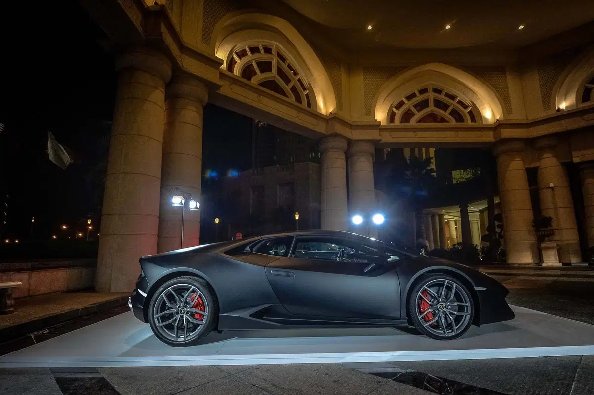 Quale sognare, Confronto: Lamborghini Huracàn LP 580-2 Vs McLaren 570 S (9)