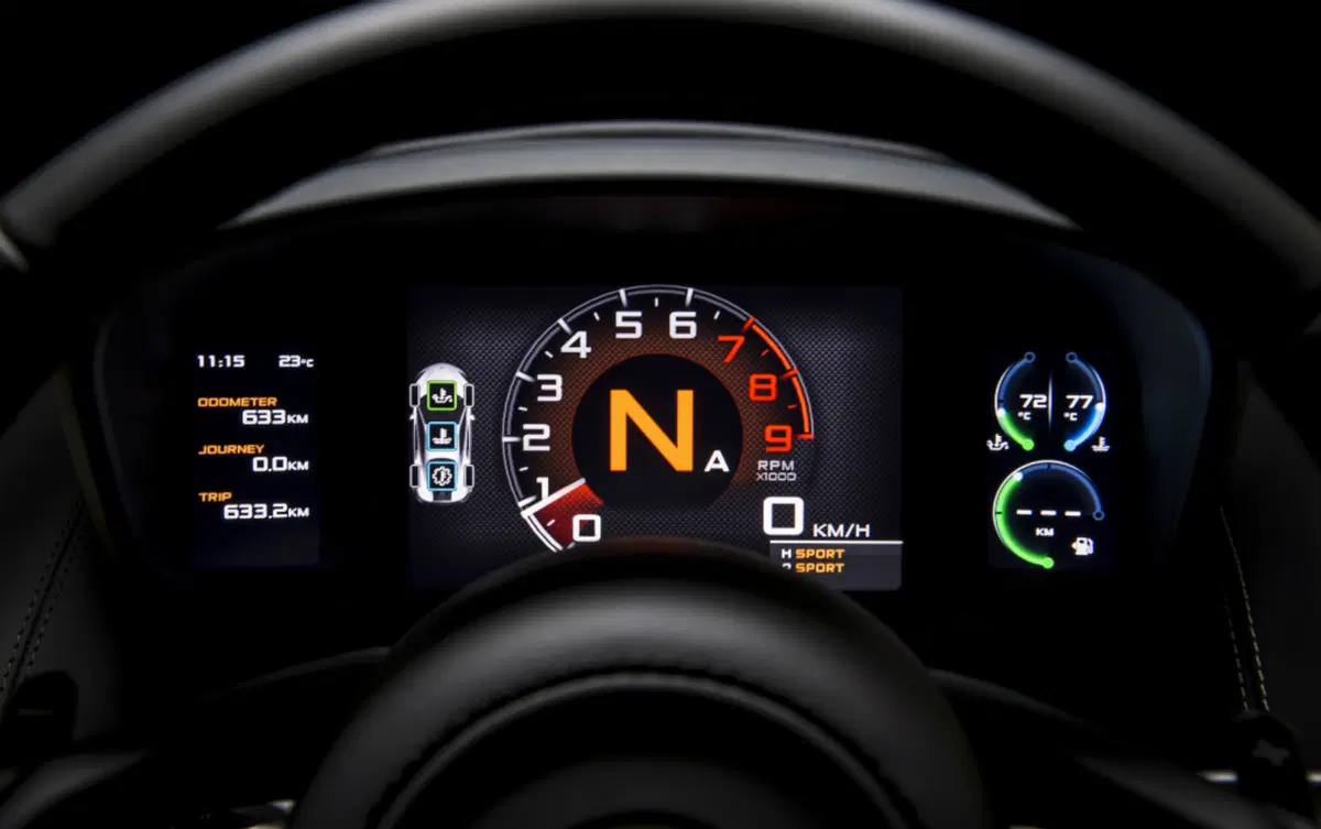 Quale sognare, Confronto: Lamborghini Huracàn LP 580-2 Vs McLaren 570 S (4)