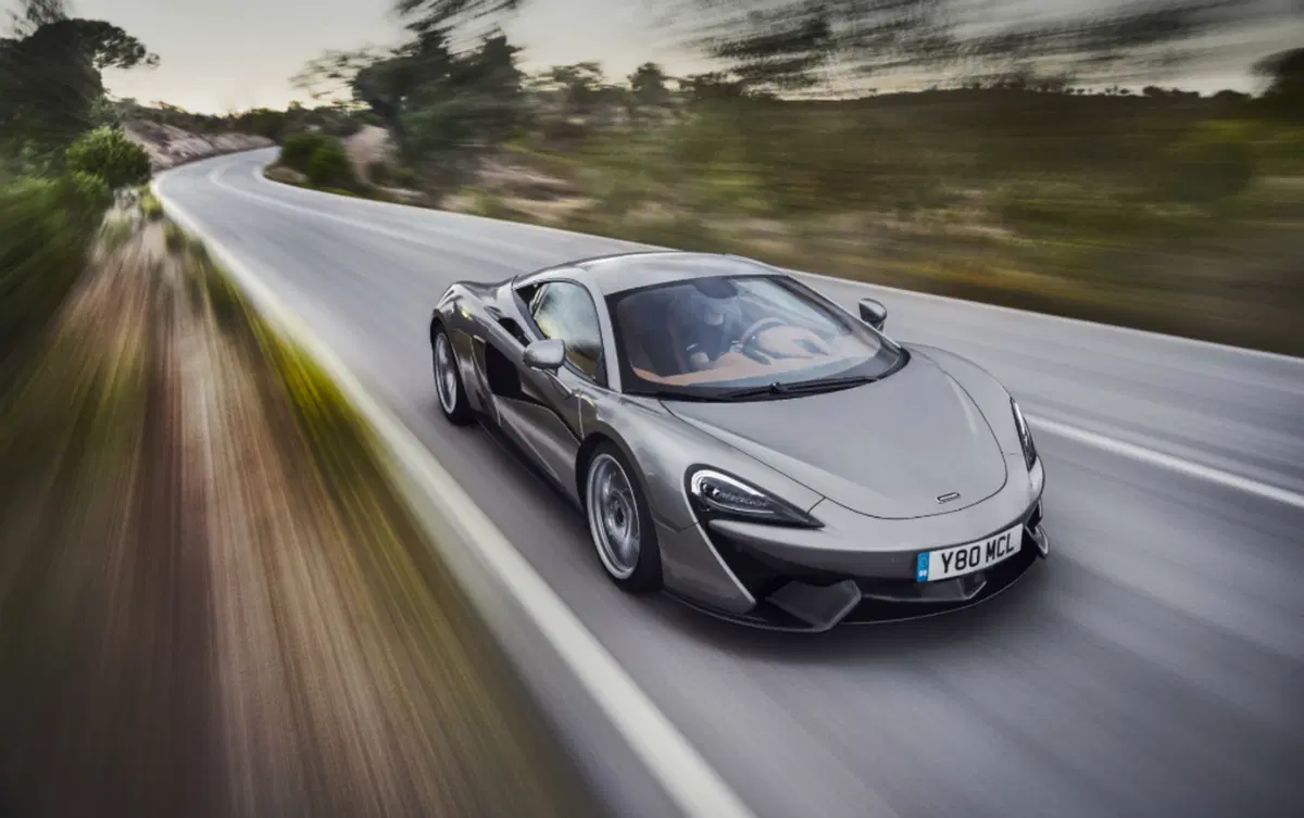 Quale sognare, Confronto: Lamborghini Huracàn LP 580-2 Vs McLaren 570 S (3)