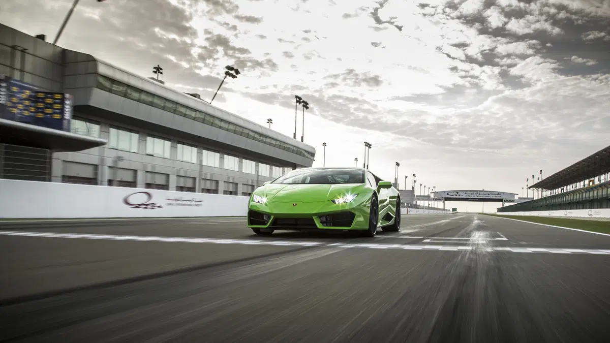 Quale sognare, Confronto: Lamborghini Huracàn LP 580-2 Vs McLaren 570 S (13)