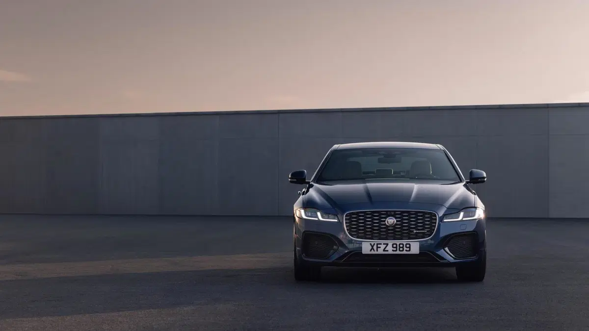 Jaguar XF 2.0 D 180 CV AWD aut. Chequered Flag (3)