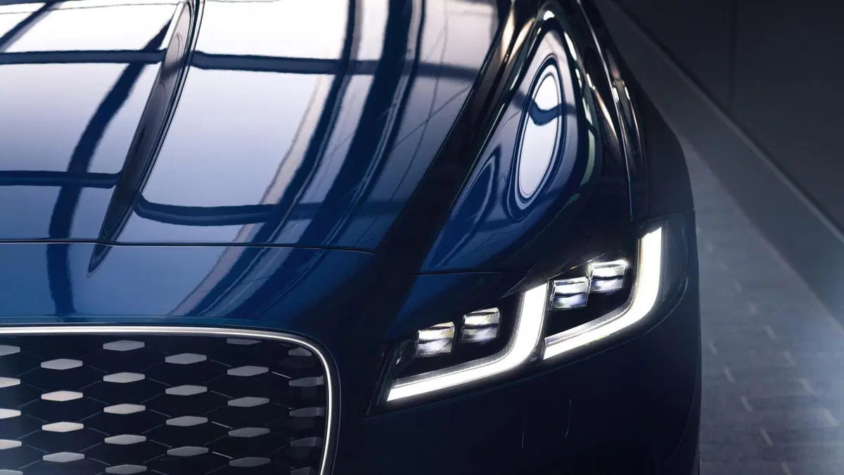 Jaguar XF 2.0 D 180 CV AWD aut. Chequered Flag (21)