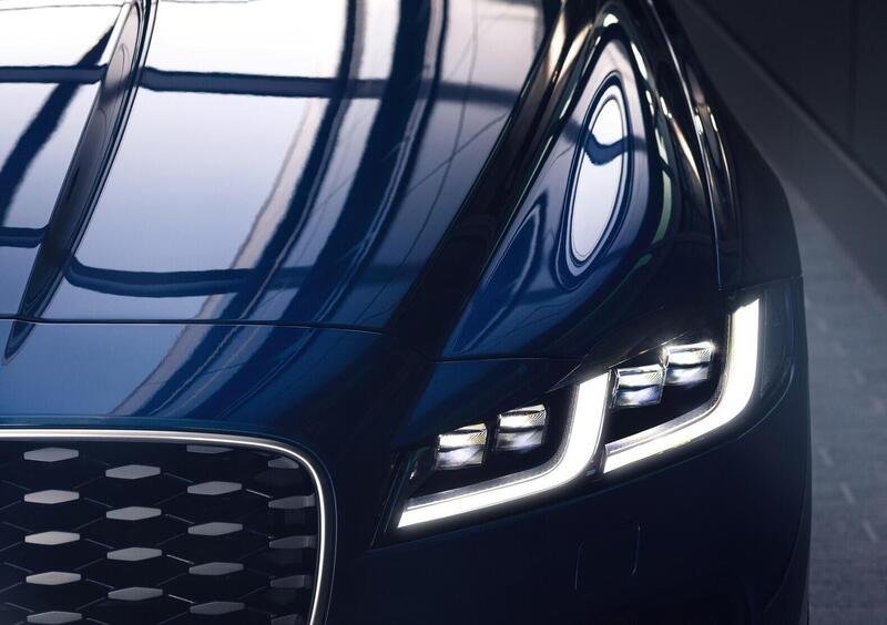 Jaguar XF (2015-->>) (21)
