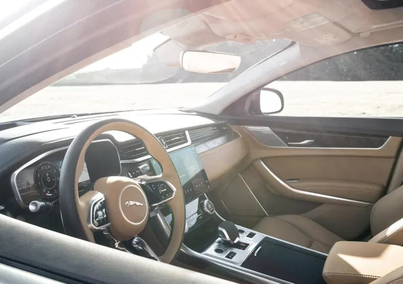 Jaguar XF (2015-24) (18)