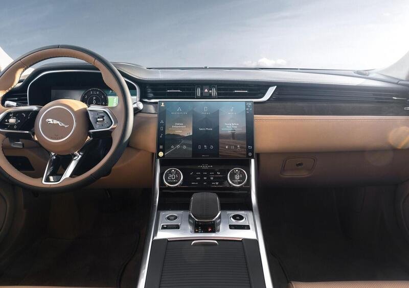 Jaguar XF (2015-->>) (19)