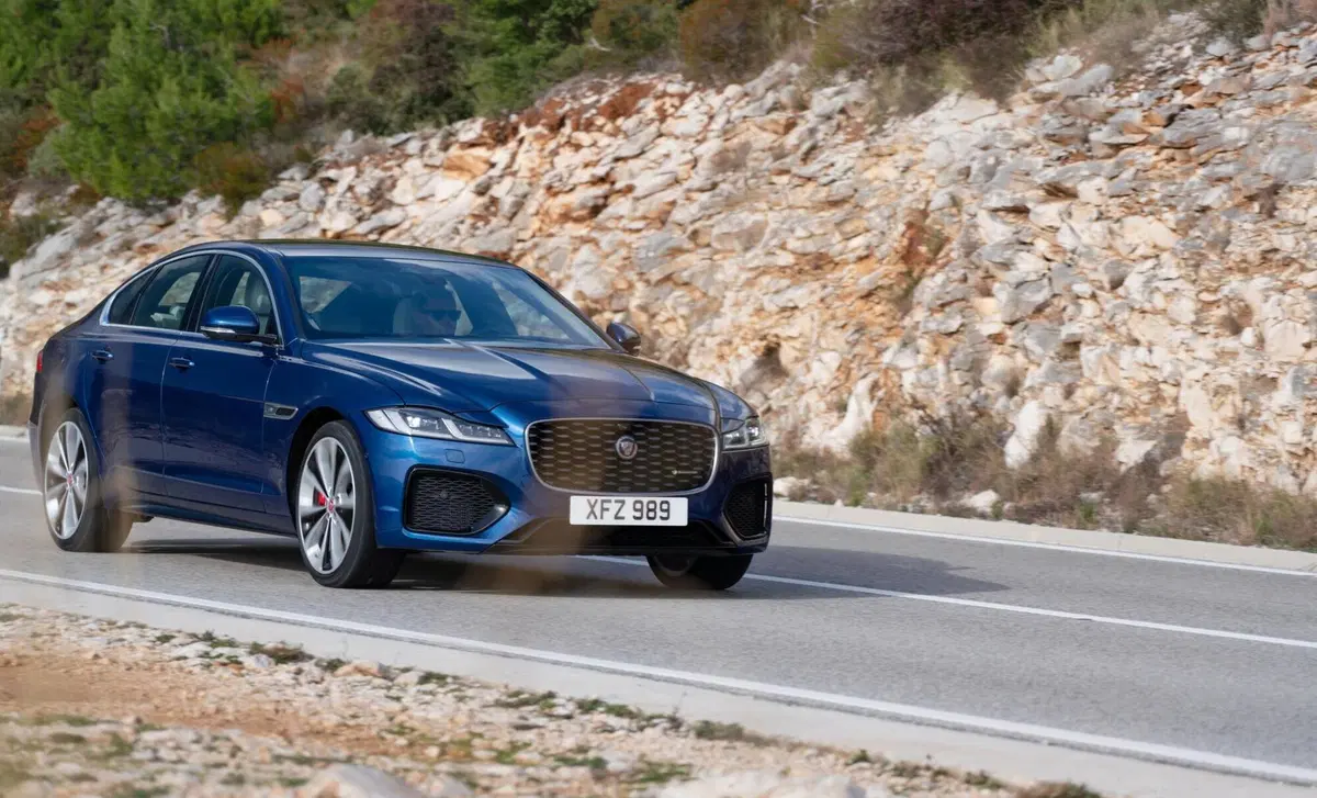 Jaguar XF 2.0 D 180 CV AWD aut. Chequered Flag (10)