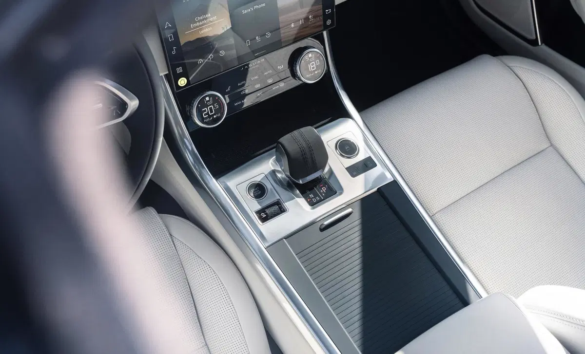 Jaguar XF 2.0 D 180 CV AWD aut. Chequered Flag (16)