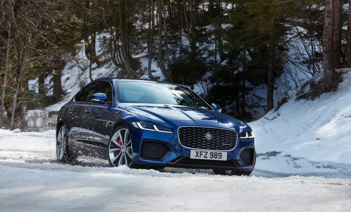 Jaguar XF 2.0 D 180 CV AWD aut. Chequered Flag (9)