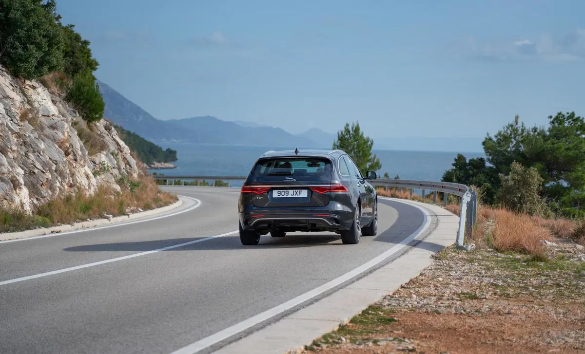 Jaguar XF Sportbrake (2017-24) (31)
