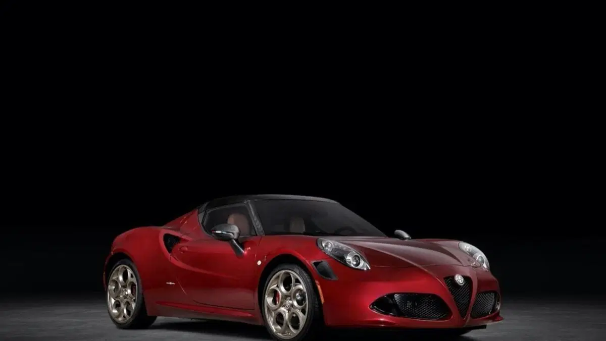 Onore all’Alfa Romeo 33 Stradale con il Tributo delle ultime 4C Spider americane a listino [“a ruba” anche in UE] (4)
