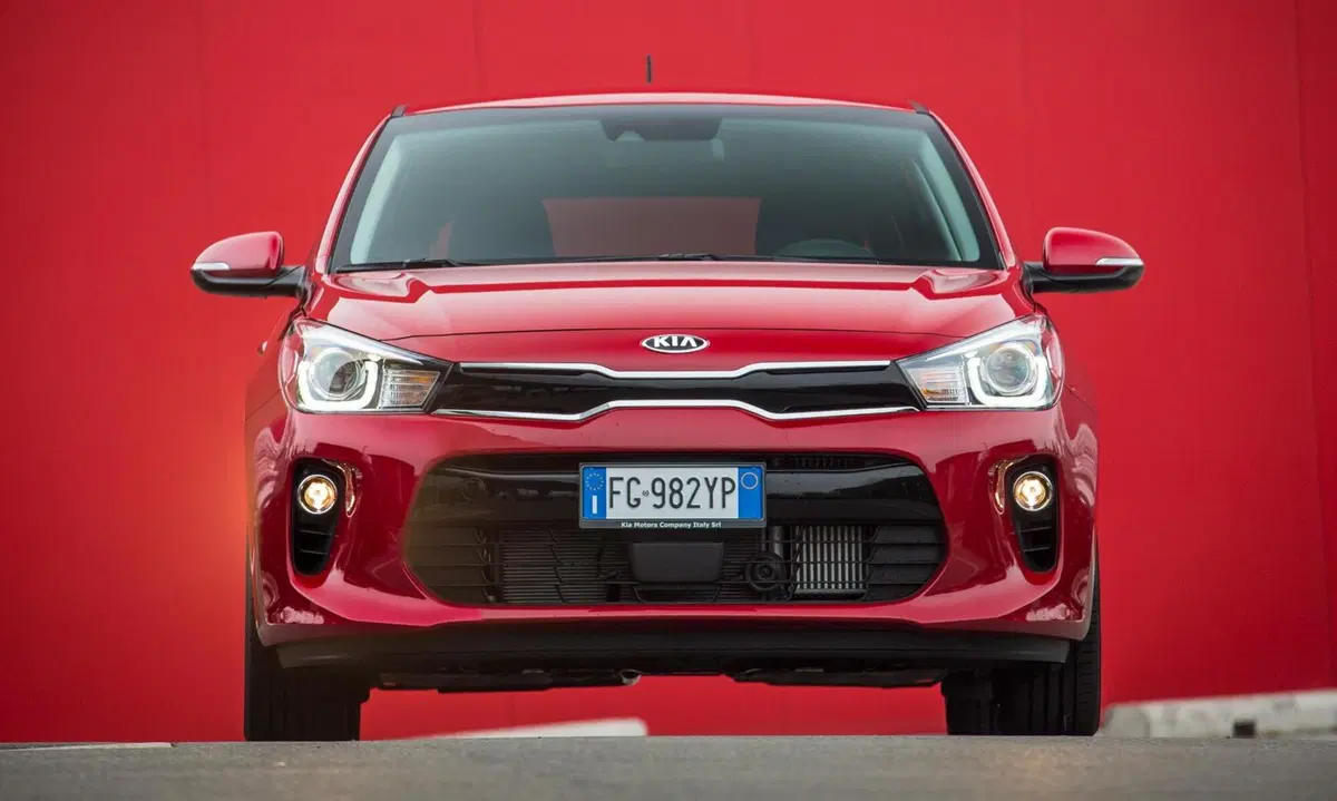 Kia Rio 1.4 CRDi 90CV 5 porte Cool (18)