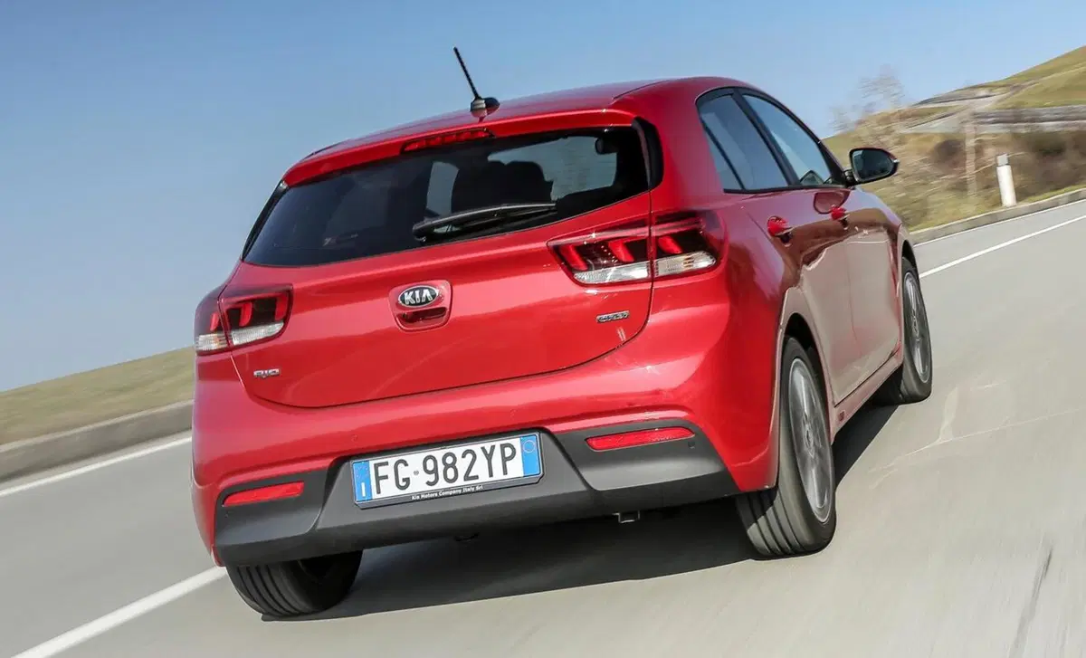 Kia Rio 1.4 CRDi 90CV 5 porte Cool (21)