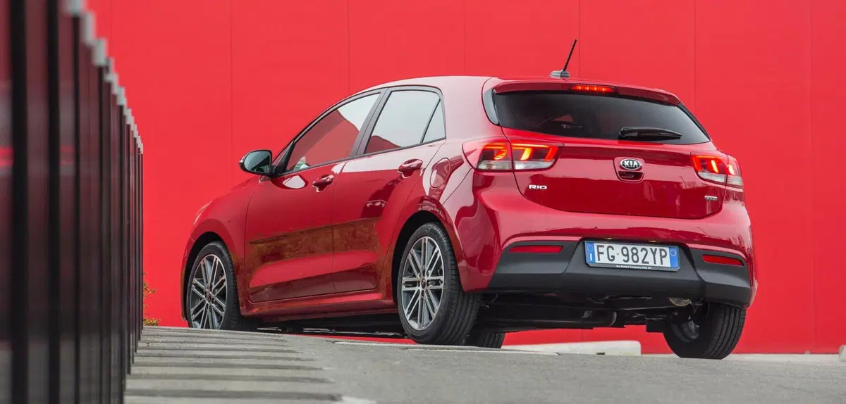 Kia Rio 1.4 CRDi 90CV 5 porte Cool (19)