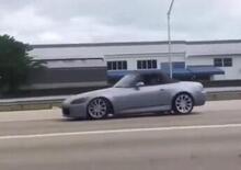 Sorpasso e testacoda con la Honda S2000: manovra voluta o epic fail? [VIDEO]