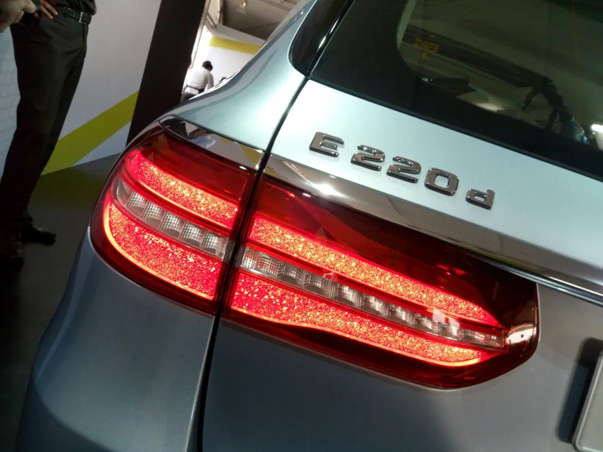Nuova Mercedes Classe E station wagon: la familiare a guida semi-autonoma (6)
