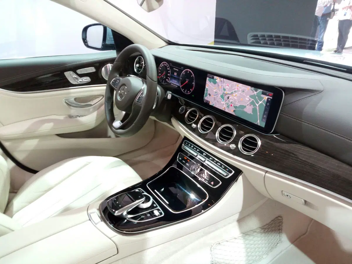 Nuova Mercedes Classe E station wagon: la familiare a guida semi-autonoma (7)