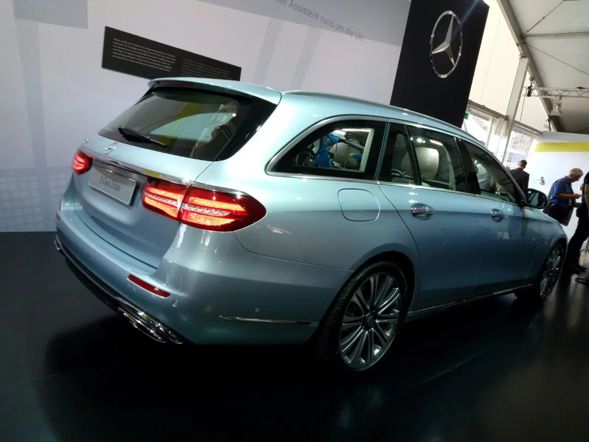 Nuova Mercedes Classe E station wagon: la familiare a guida semi-autonoma (4)