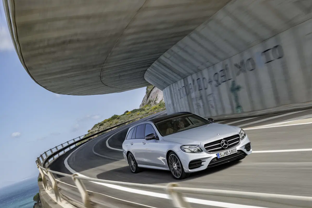 Nuova Mercedes Classe E station wagon: la familiare a guida semi-autonoma (10)
