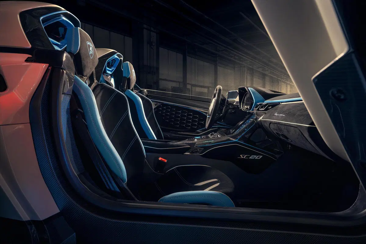 Lamborghini SC20, tolti i veli alla one-off stradale (6)