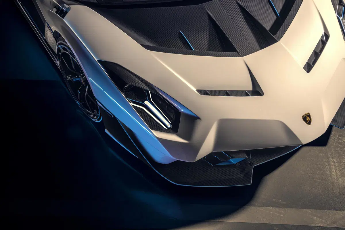 Lamborghini SC20, tolti i veli alla one-off stradale (9)
