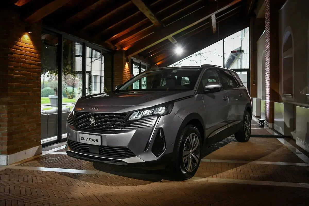 Peugeot 5008 MY2021, La prova del SUV francese 7 posti in restyling [BlueHDI 180] (3)