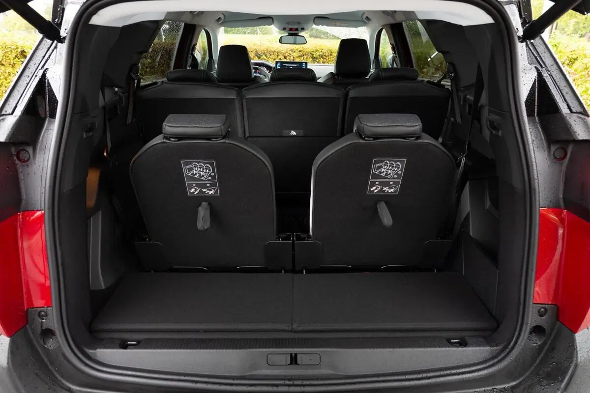 Peugeot 5008 MY2021, La prova del SUV francese 7 posti in restyling [BlueHDI 180] (5)
