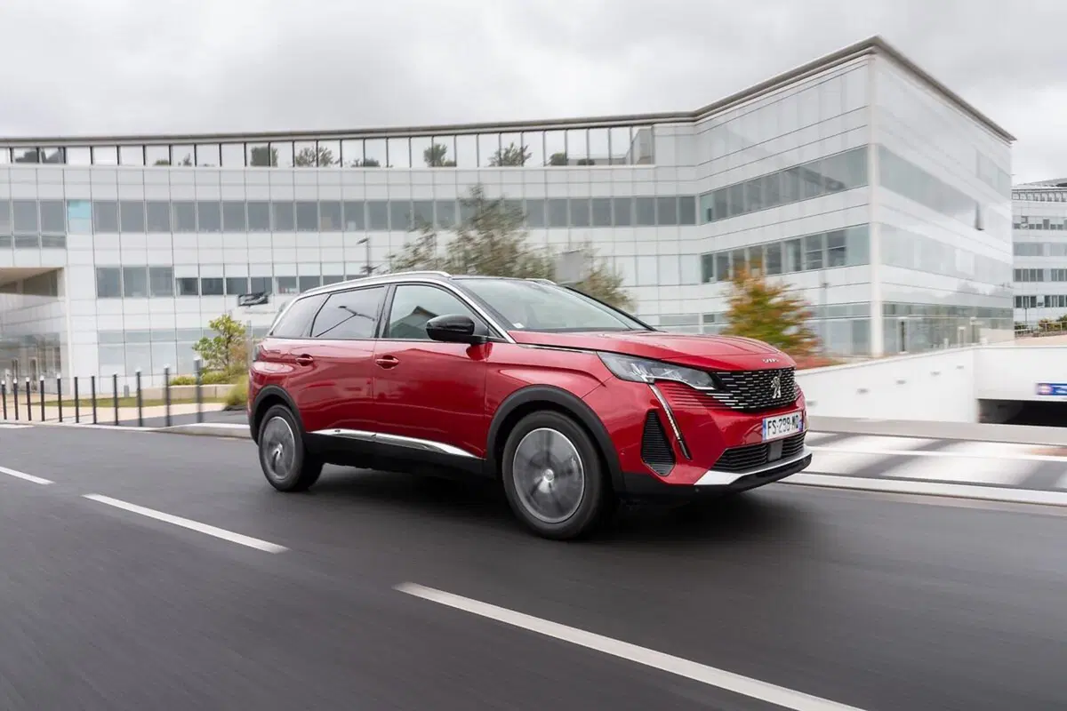 Peugeot 5008 MY2021, La prova del SUV francese 7 posti in restyling [BlueHDI 180] (7)