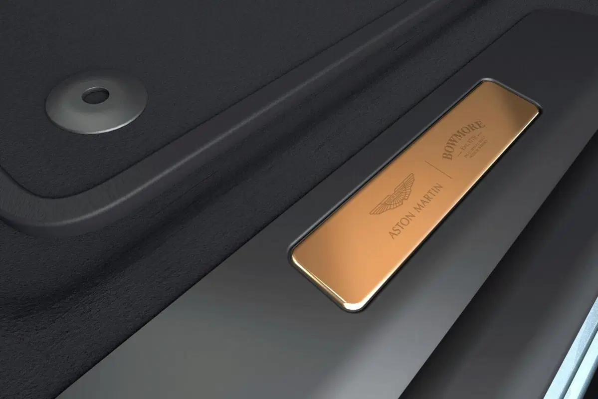 Aston Martin DBX Bowmore Edition, lusso alla scozzese (3)