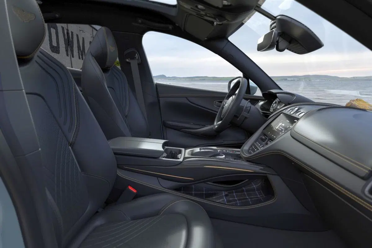 Aston Martin DBX Bowmore Edition, lusso alla scozzese (9)