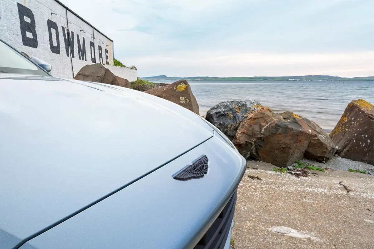 Aston Martin DBX Bowmore Edition, lusso alla scozzese (13)