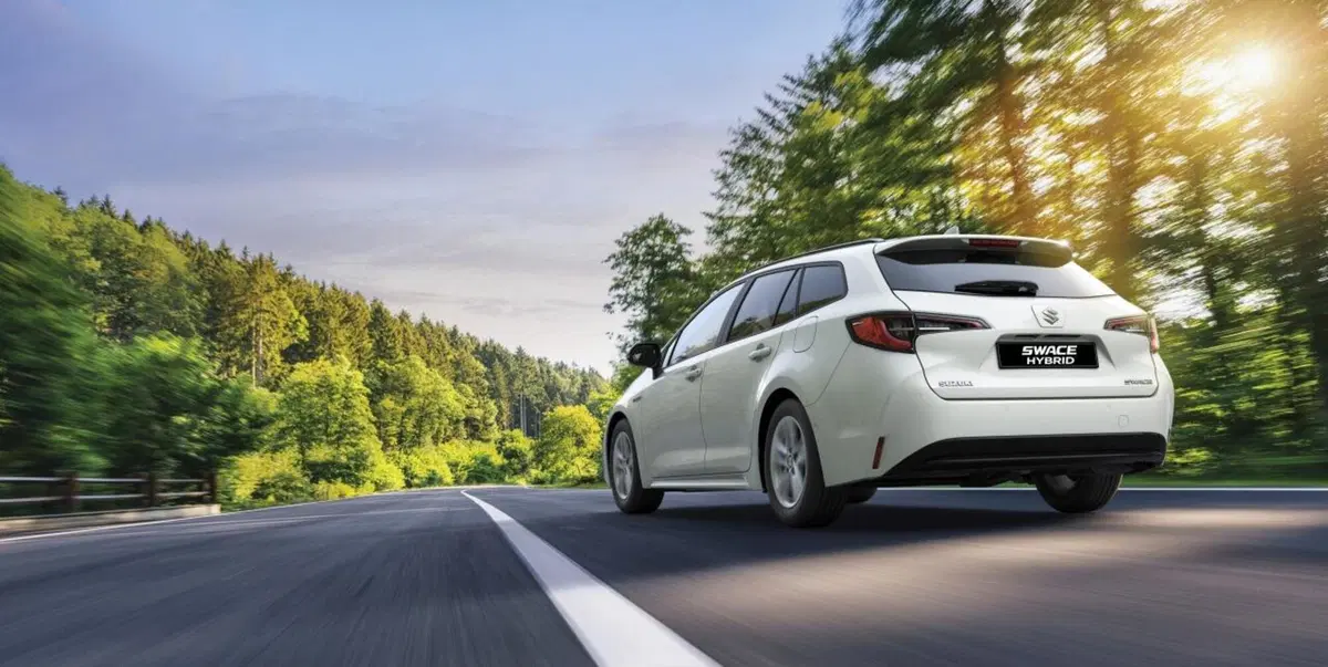Suzuki Swace Hybrid Web Edition, la prima wagon ibrida di Suzuki (2)
