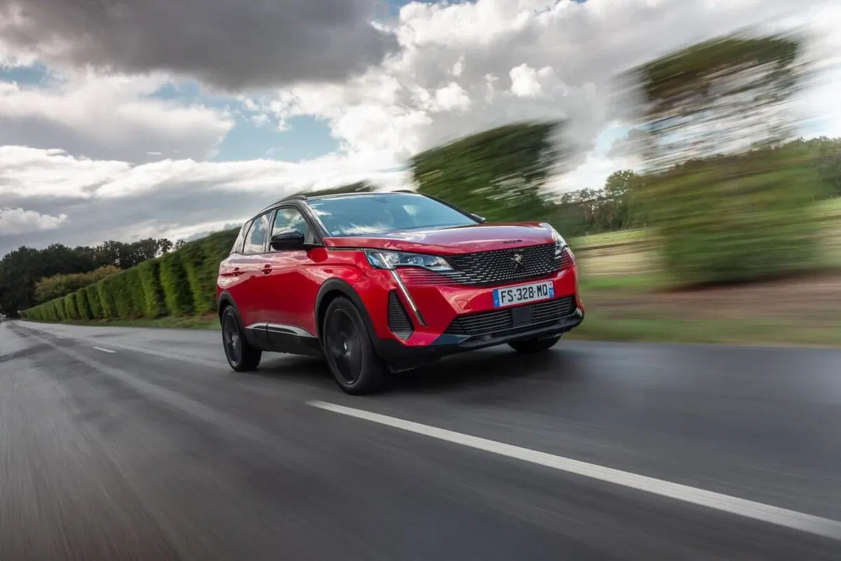 Peugeot 3008 2021, Hybrid4: primo test del SUV Plugin integrale da 59 Km EV